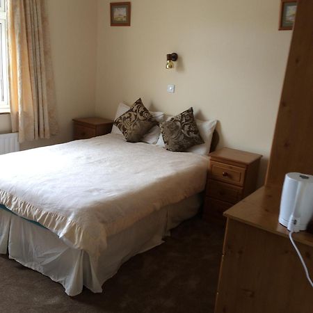 Seashore Lodge Guesthouse กัลเวย์ ภายนอก รูปภาพ