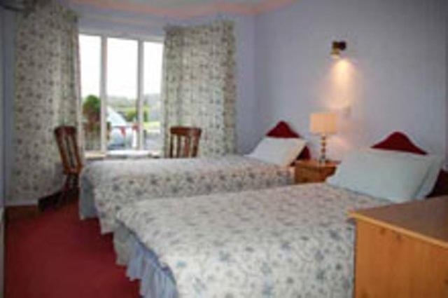 Seashore Lodge Guesthouse กัลเวย์ ภายนอก รูปภาพ
