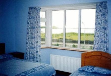 Seashore Lodge Guesthouse กัลเวย์ ภายนอก รูปภาพ