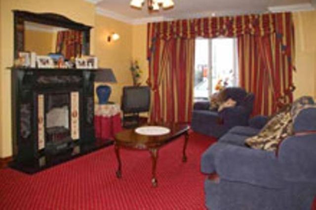 Seashore Lodge Guesthouse กัลเวย์ ภายนอก รูปภาพ
