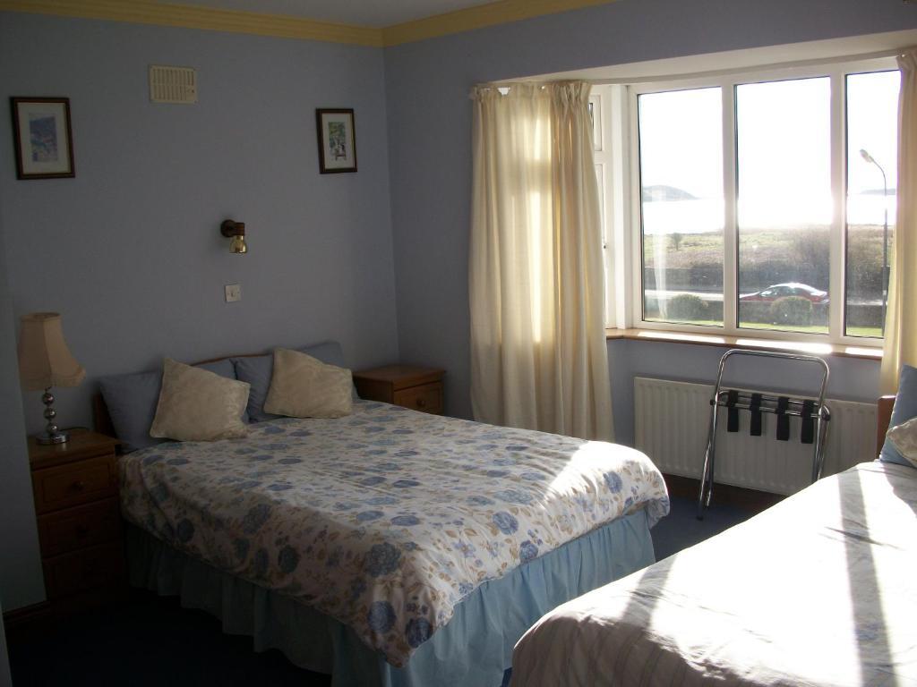 Seashore Lodge Guesthouse กัลเวย์ ภายนอก รูปภาพ