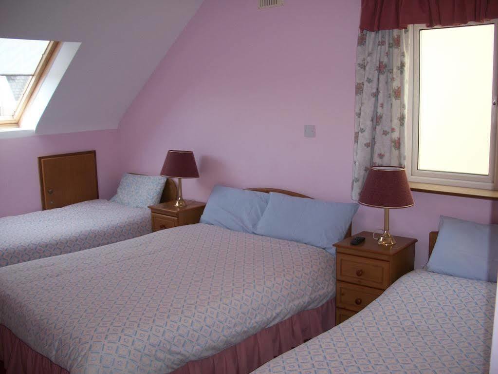 Seashore Lodge Guesthouse กัลเวย์ ภายนอก รูปภาพ